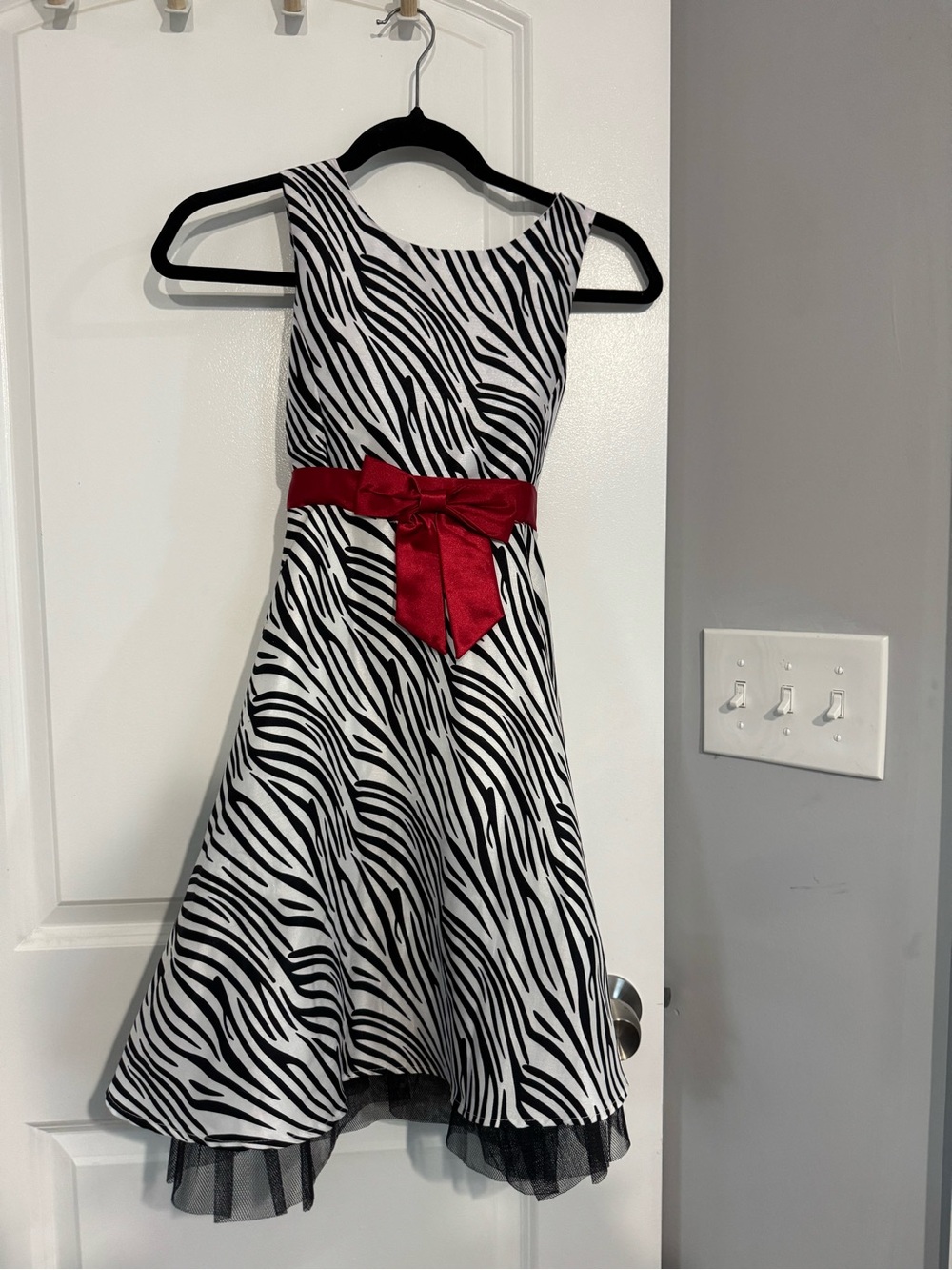 Rare Editions Black & White Zebra-Print Dress with Red Sash size 10